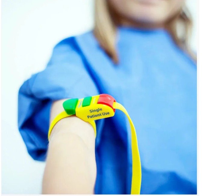 Haines Tourniquet -Single Patient Use, Peadiatric with green, yellow & red plastic clip for adj-Each